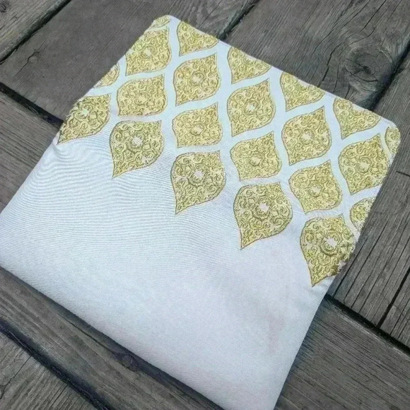 Shiraleah clutch bag white with yellow damask design and goldtone chain - Picture 3 of 8